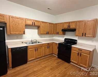 7033 Somerset Springs Drive - Photo Thumbnail 4
