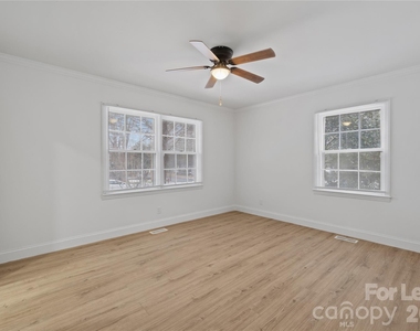 631 Townsend Avenue - Photo Thumbnail 16