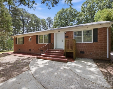 631 Townsend Avenue - Photo Thumbnail 1