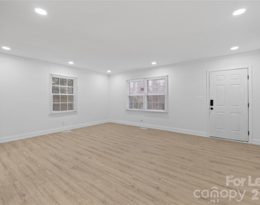 631 Townsend Avenue - Photo Thumbnail 13