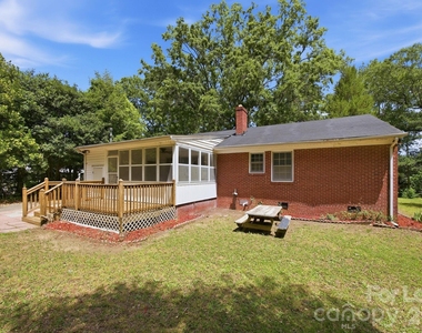 631 Townsend Avenue - Photo Thumbnail 27