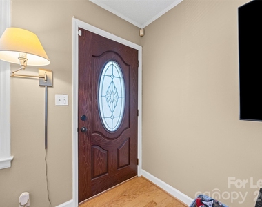 324 Bright Avenue - Photo Thumbnail 8