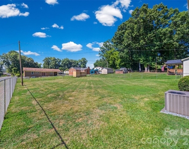 324 Bright Avenue - Photo Thumbnail 18