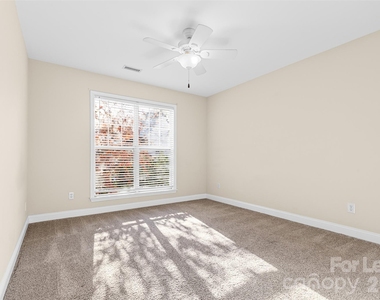 958 W 1st Street - Photo Thumbnail 13
