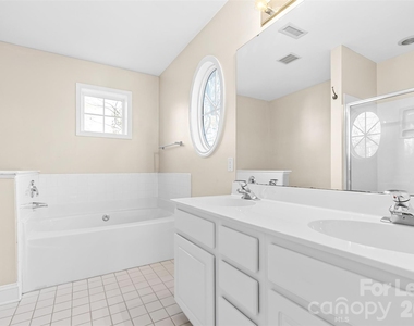 958 W 1st Street - Photo Thumbnail 20
