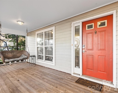 958 W 1st Street - Photo Thumbnail 4