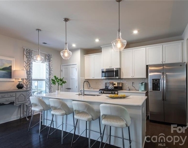 3023 Salix Bend Drive - Photo Thumbnail 5