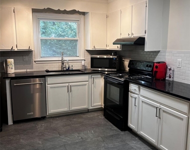 3520 Sargeant Drive - Photo Thumbnail 8