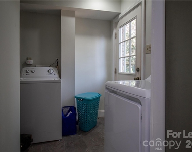 3520 Sargeant Drive - Photo Thumbnail 11