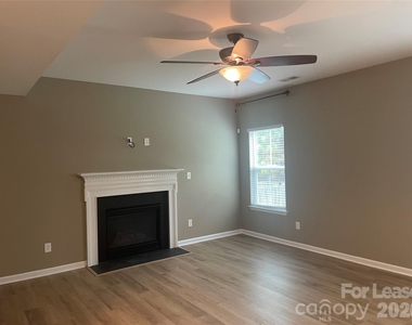 5712 Selkirkshire Road - Photo Thumbnail 4