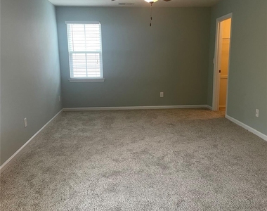 5712 Selkirkshire Road - Photo Thumbnail 15