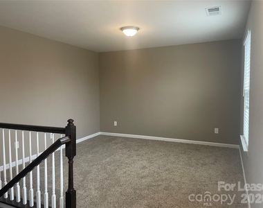 5712 Selkirkshire Road - Photo Thumbnail 11