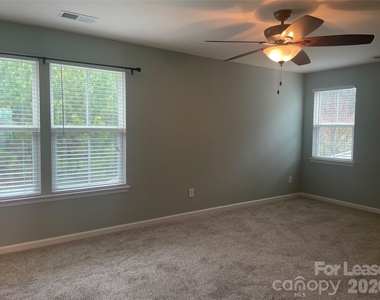 5712 Selkirkshire Road - Photo Thumbnail 16
