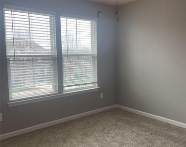 5712 Selkirkshire Road - Photo Thumbnail 13