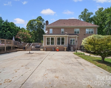 7107 Nesbit Road - Photo Thumbnail 38