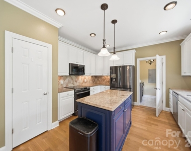 7107 Nesbit Road - Photo Thumbnail 16