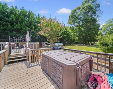 7107 Nesbit Road - Photo Thumbnail 35