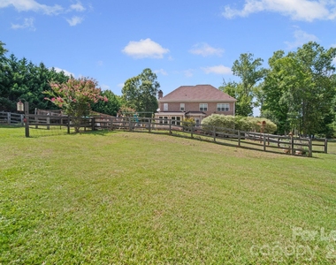 7107 Nesbit Road - Photo Thumbnail 41