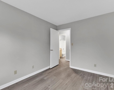 9531 University Terrace Drive - Photo Thumbnail 7