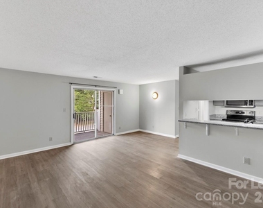 9531 University Terrace Drive - Photo Thumbnail 4