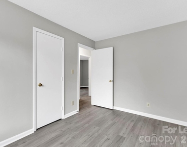 9531 University Terrace Drive - Photo Thumbnail 9