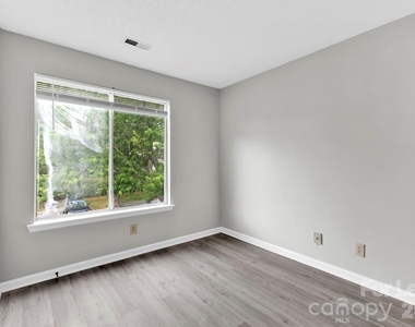 9531 University Terrace Drive - Photo Thumbnail 10