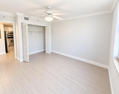 2721 Ocean Club Boulevard - Photo Thumbnail 12
