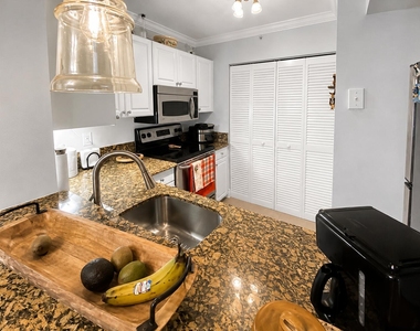 2721 Ocean Club Boulevard - Photo Thumbnail 6