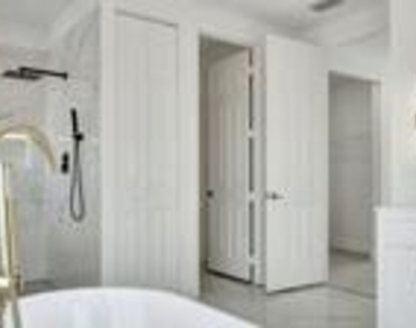 9334 Madewood Court - Photo Thumbnail 10