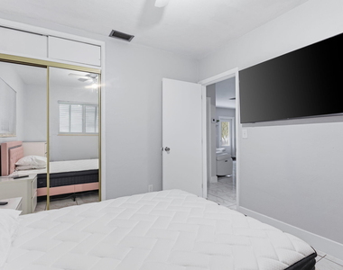 6273 Sw 25th Street - Photo Thumbnail 10