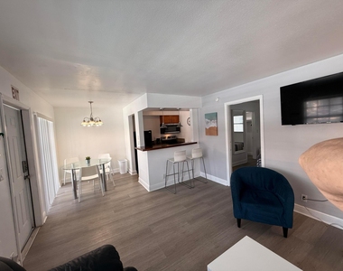 3226 Ne 12th Street - Photo Thumbnail 5