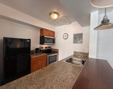 3226 Ne 12th Street - Photo Thumbnail 4