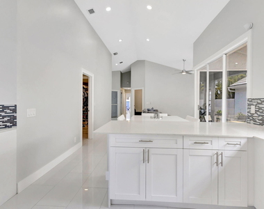 7 Wyndham Lane - Photo Thumbnail 20