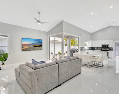 7 Wyndham Lane - Photo Thumbnail 7