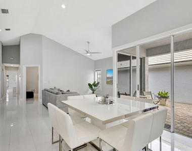 7 Wyndham Lane - Photo Thumbnail 14