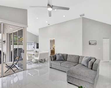 7 Wyndham Lane - Photo Thumbnail 11