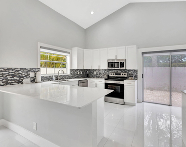 7 Wyndham Lane - Photo Thumbnail 15
