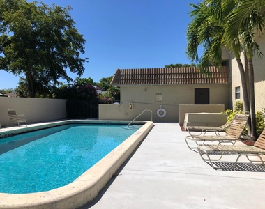 10714 Royal Palm Boulevard - Photo Thumbnail 13