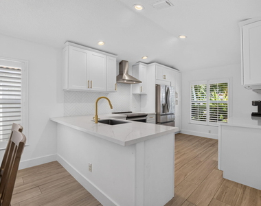 621 Anchor Point - Photo Thumbnail 9