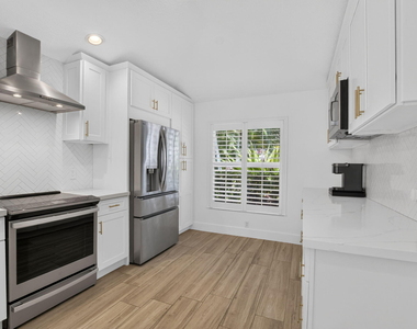 621 Anchor Point - Photo Thumbnail 10