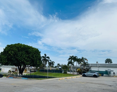 3402 Cynthia Lane - Photo Thumbnail 19