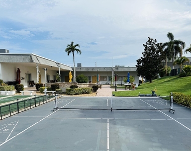 3402 Cynthia Lane - Photo Thumbnail 17