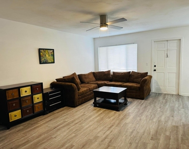 3402 Cynthia Lane - Photo Thumbnail 3