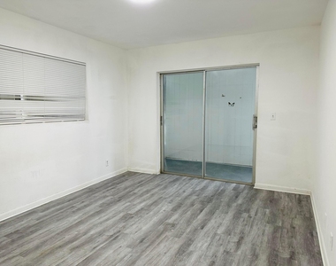 3402 Cynthia Lane - Photo Thumbnail 12