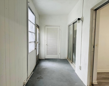 3402 Cynthia Lane - Photo Thumbnail 13