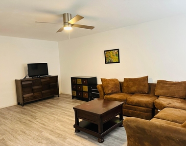 3402 Cynthia Lane - Photo Thumbnail 4