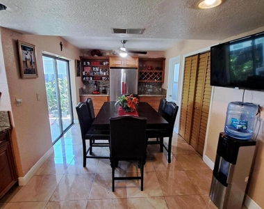 7716 Alhambra Boulevard - Photo Thumbnail 4