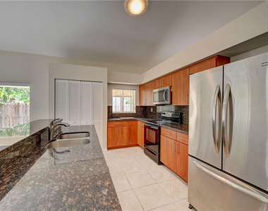 13348 Nw 13th Street - Photo Thumbnail 15