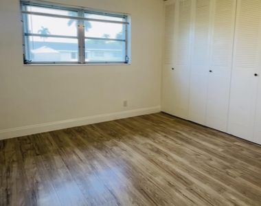 2676 Dudley Drive E - Photo Thumbnail 13