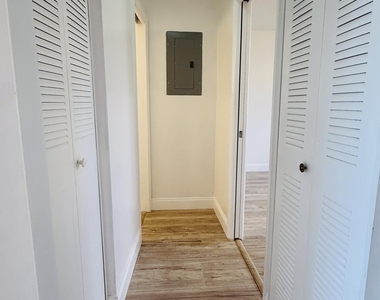 2676 Dudley Drive E - Photo Thumbnail 9